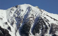 梦见大雪堆积如山是什么意思