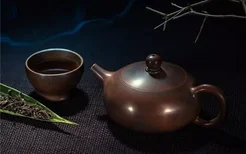 梦见茶壶 倒茶