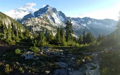 梦见高山